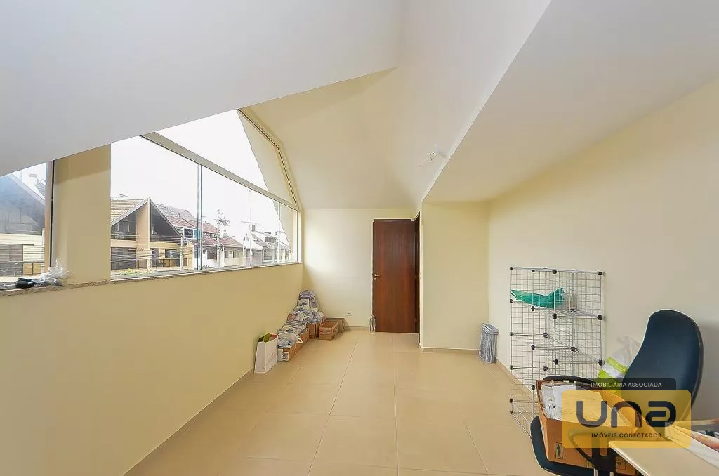 Sobrado 248m² c/ 4 suítes, 4 garagens cobertas por R$ 1.150.000 - estuda-se 50% do valor em imóvel como parte de pagamento - Bairro Campina Siqueira