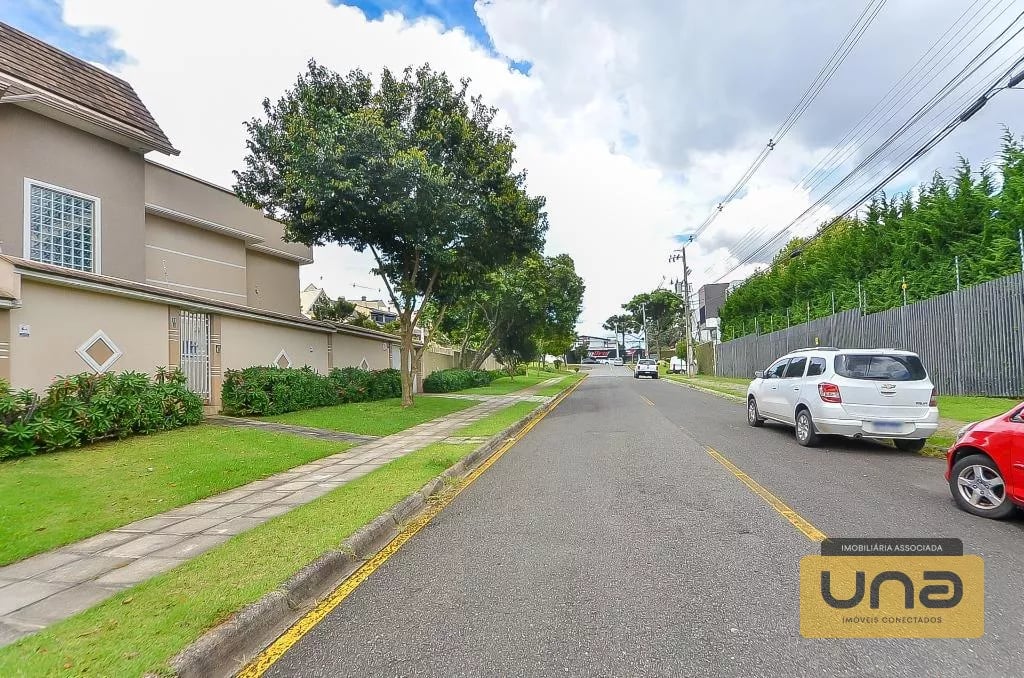 Sobrado 248m² c/ 4 suítes, 4 garagens cobertas por R$ 1.150.000 - estuda-se 50% do valor em imóvel como parte de pagamento - Bairro Campina Siqueira