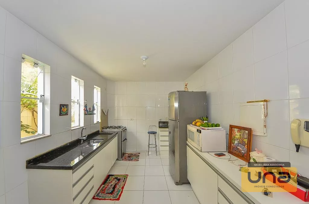 Sobrado 248m² c/ 4 suítes, 4 garagens cobertas por R$ 1.150.000 - estuda-se 50% do valor em imóvel como parte de pagamento - Bairro Campina Siqueira