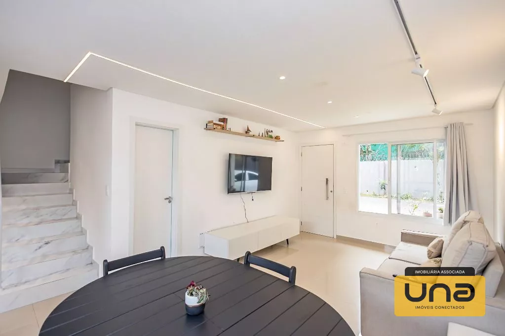 Sobrado com 3 dormitórios à venda, 120 m² por R$ 848.000,00 - Fazendinha - Curitiba/PR