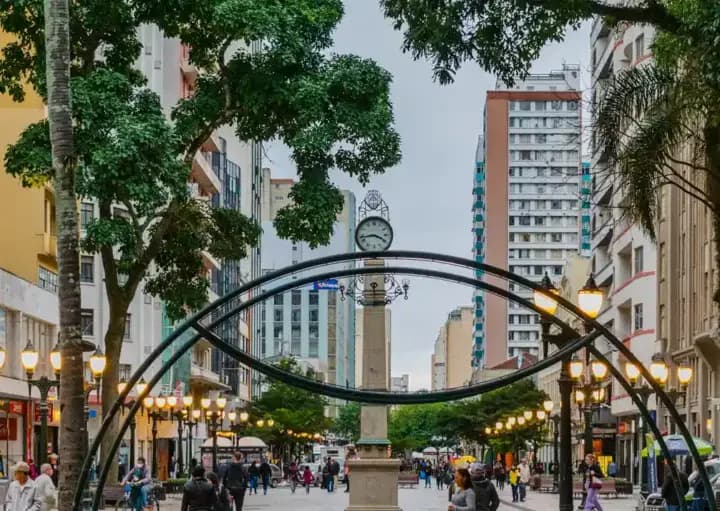 Centro de Curitiba: um dos melhores lugares para lazer, cultura e entretenimento da cidade