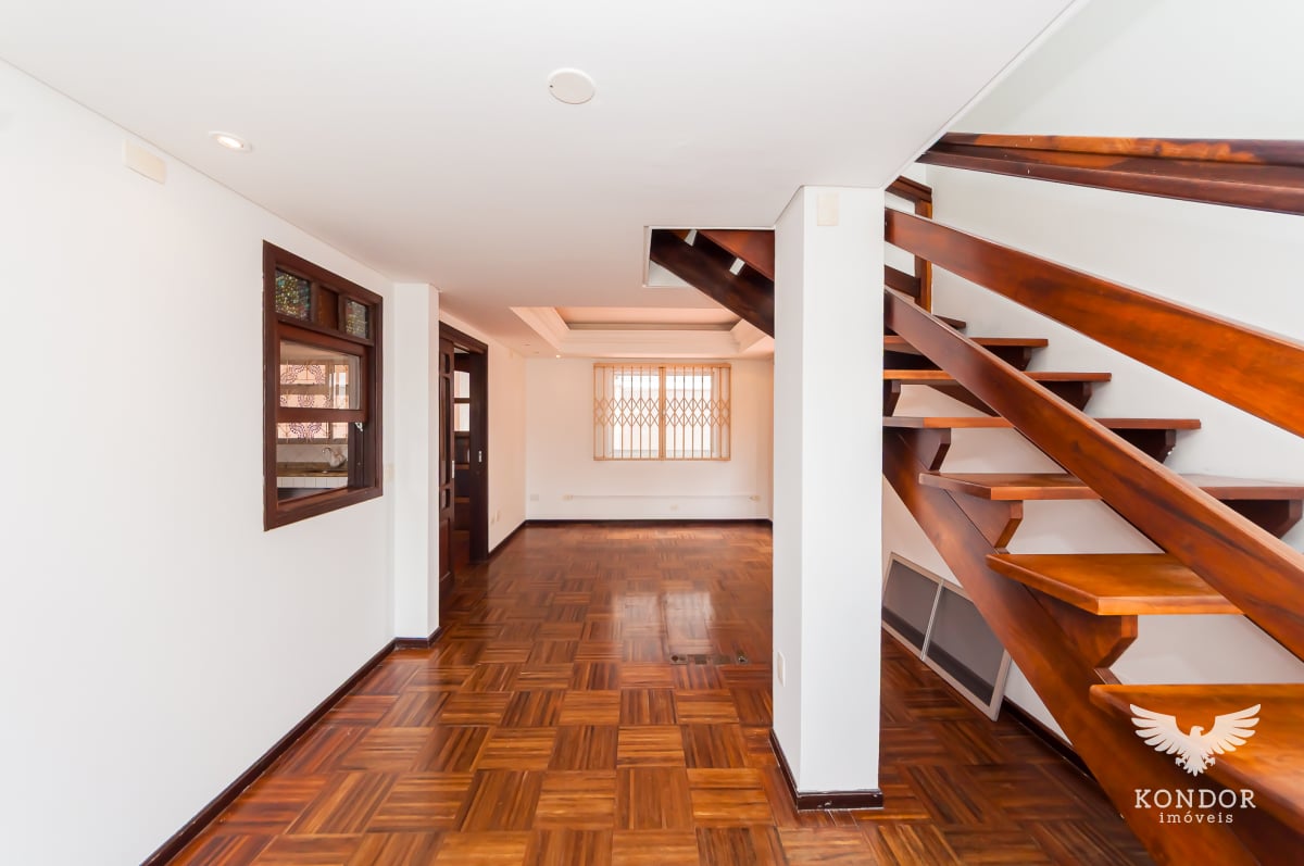 Sobrado no Orleans de 130,00 m² com 3 quartos - 94674.001-KD