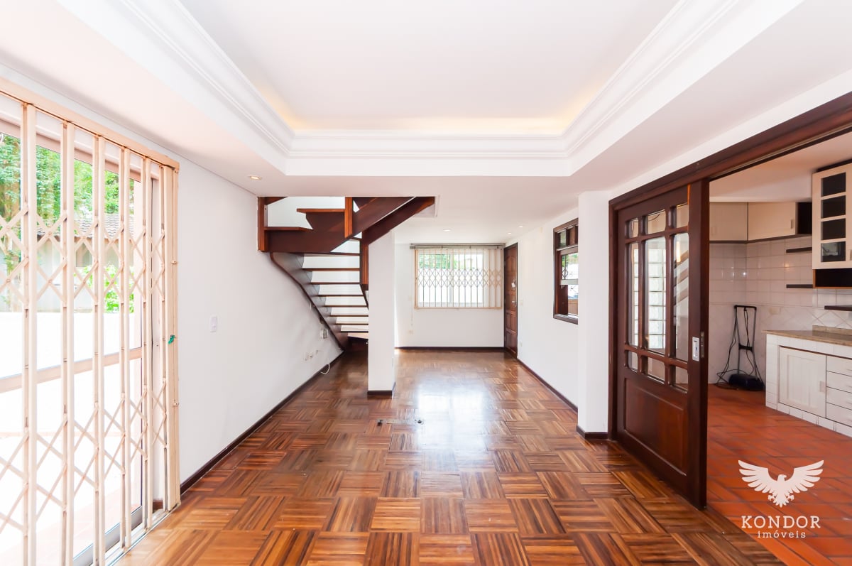Sobrado no Orleans de 130,00 m² com 3 quartos - 94674.001-KD