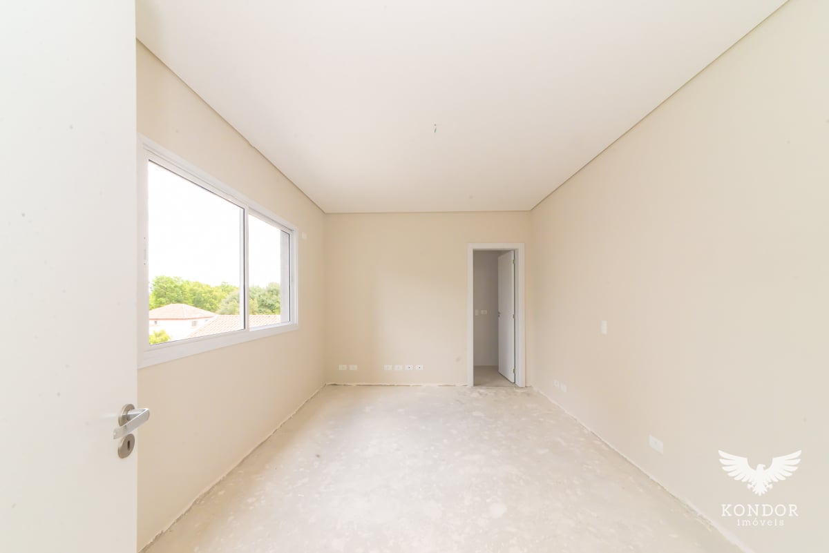Sobrado em SANTA FELICIDADE com 188m²