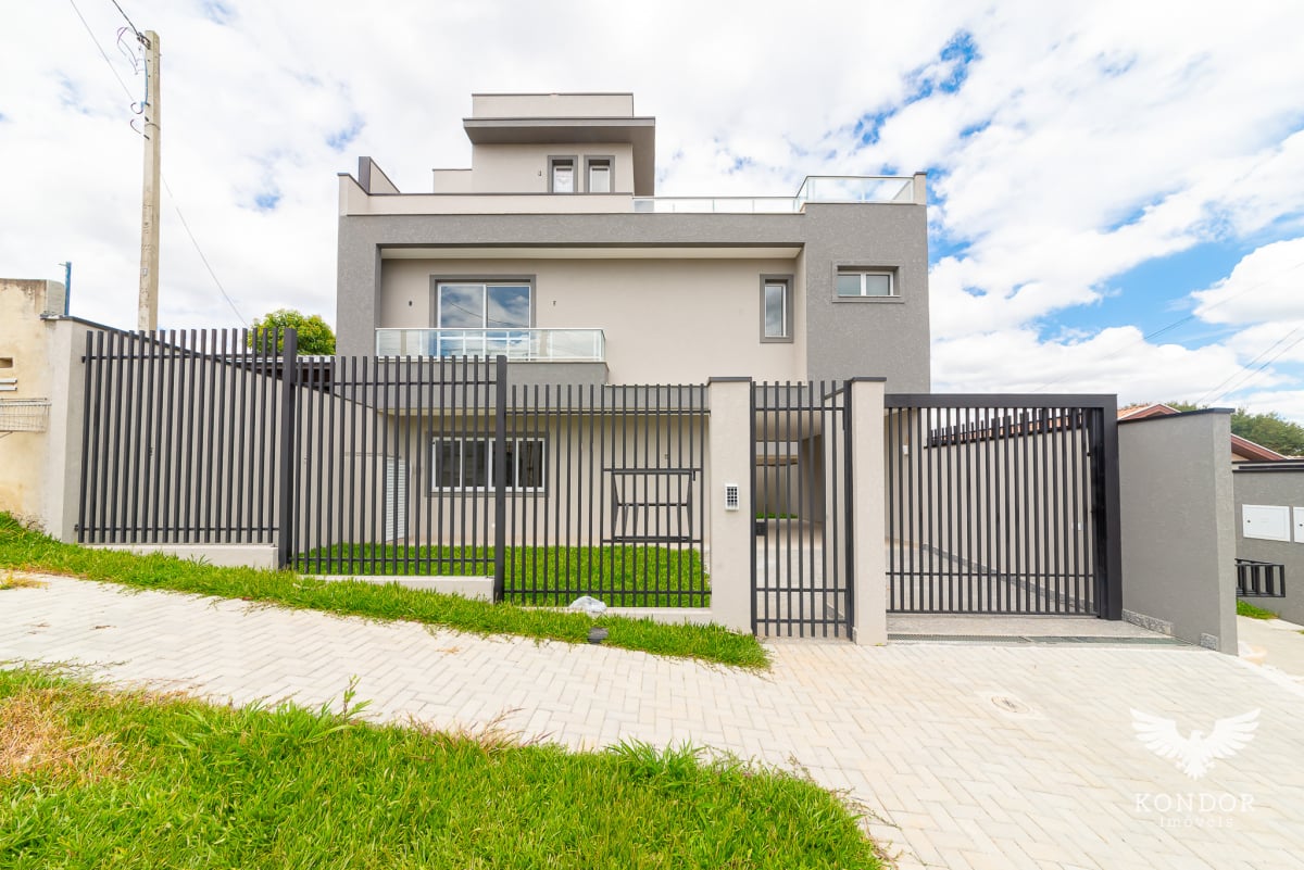 Sobrado em SANTA FELICIDADE com 188m²