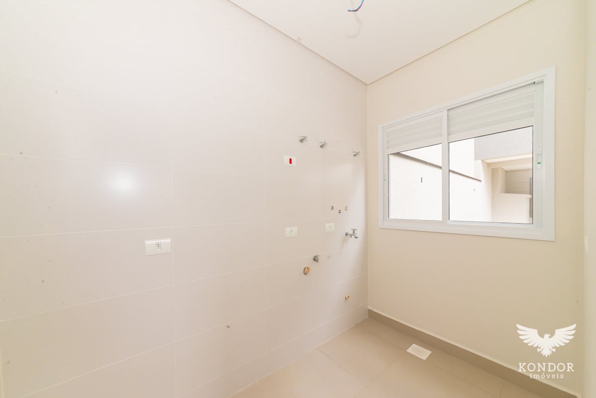 Sobrado em SANTA FELICIDADE com 188m²