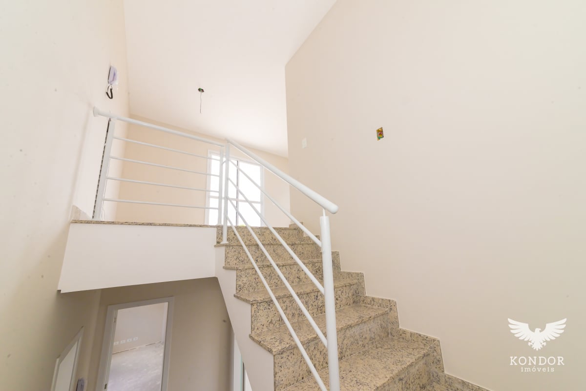 Sobrado em SANTA FELICIDADE com 188m²