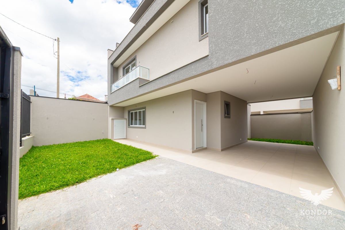 Sobrado em SANTA FELICIDADE com 188m²