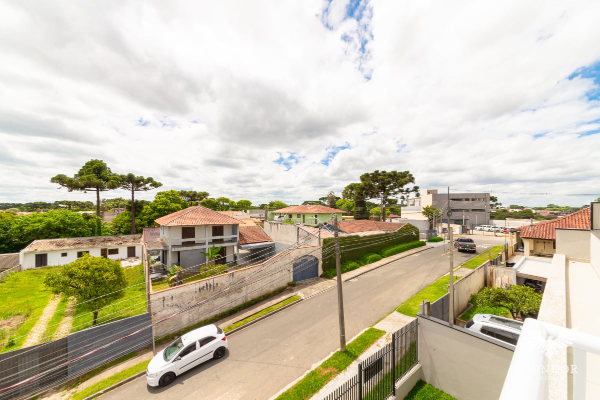 Sobrado em SANTA FELICIDADE com 188m²