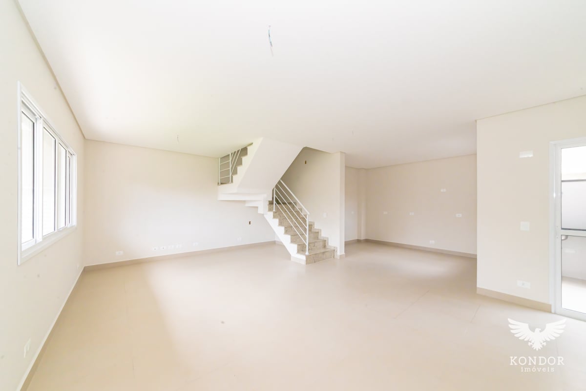 Sobrado em SANTA FELICIDADE com 188m²