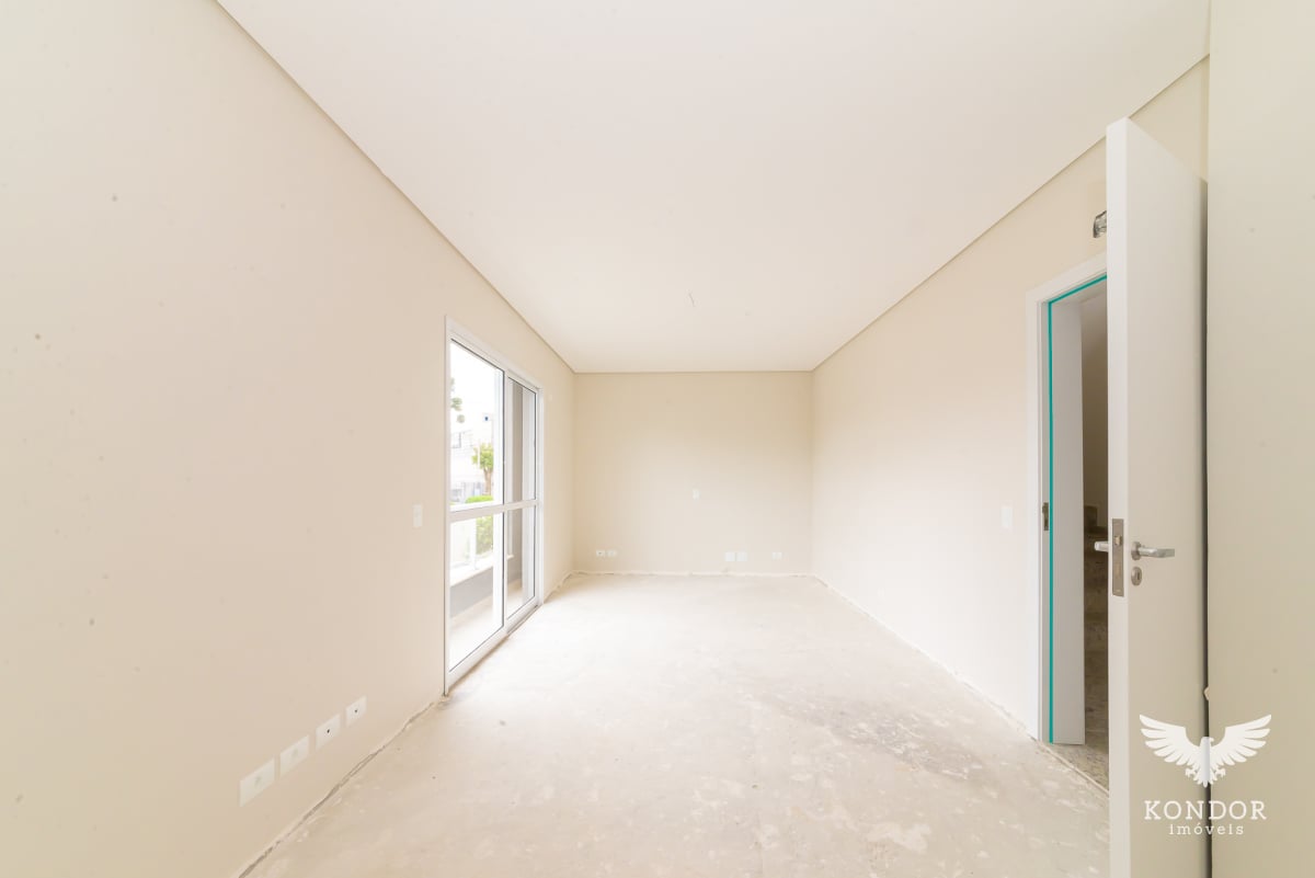 Sobrado em SANTA FELICIDADE com 188m²