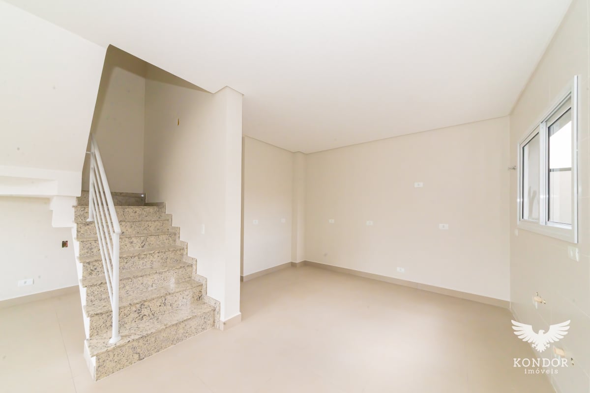 Sobrado em SANTA FELICIDADE com 188m²