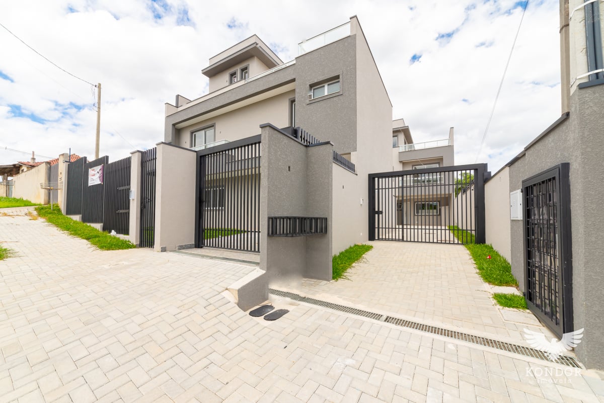 Sobrado em SANTA FELICIDADE com 188m²