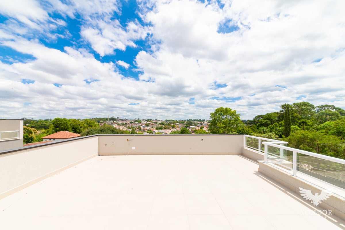 Sobrado em SANTA FELICIDADE com 188m²