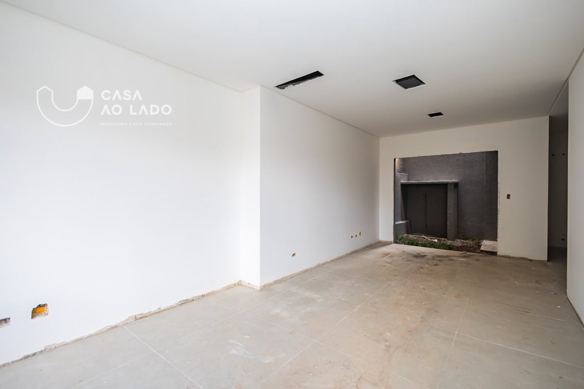 Sobrado 198m² com 3 quartos no Bacacheri - Curitiba/PR