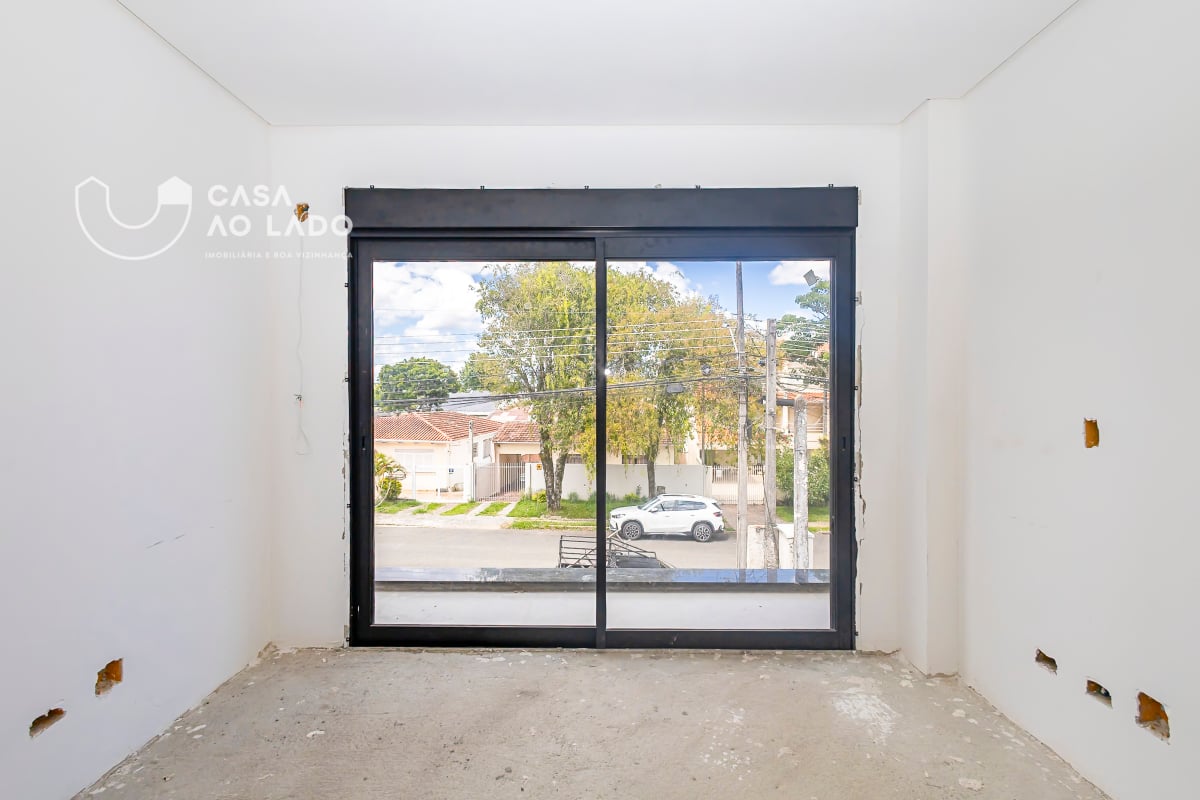 Sobrado 198m² com 3 quartos no Bacacheri - Curitiba/PR