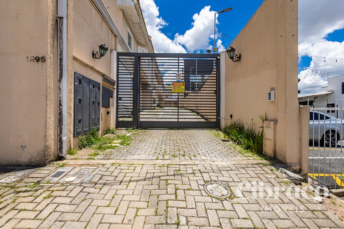 Sobrado à venda com 3 Quartos no Jardim Social