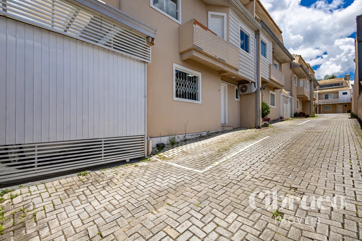 Sobrado à venda com 3 Quartos no Jardim Social