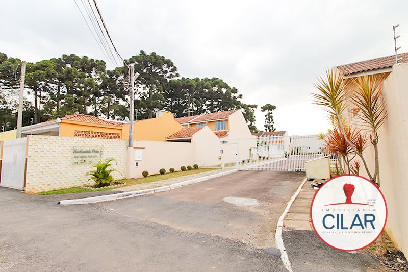 Casa espaçosa com 3 quartos, suíte e churrasqueira no São Pedro, SJP