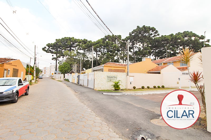 Casa espaçosa com 3 quartos, suíte e churrasqueira no São Pedro, SJP