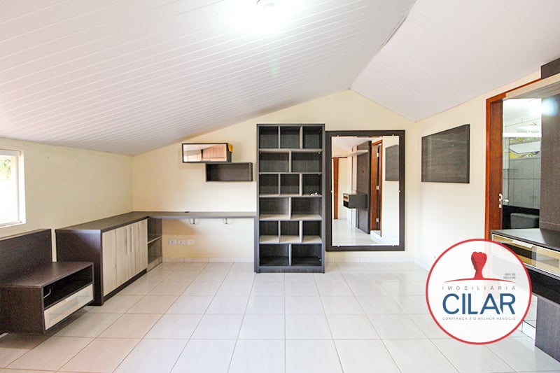 Casa espaçosa com 3 quartos, suíte e churrasqueira no São Pedro, SJP