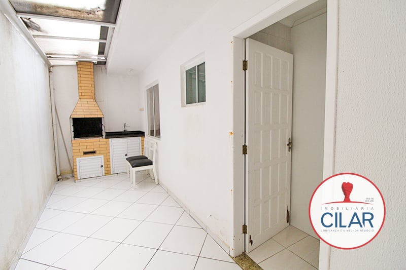 Casa espaçosa com 3 quartos, suíte e churrasqueira no São Pedro, SJP