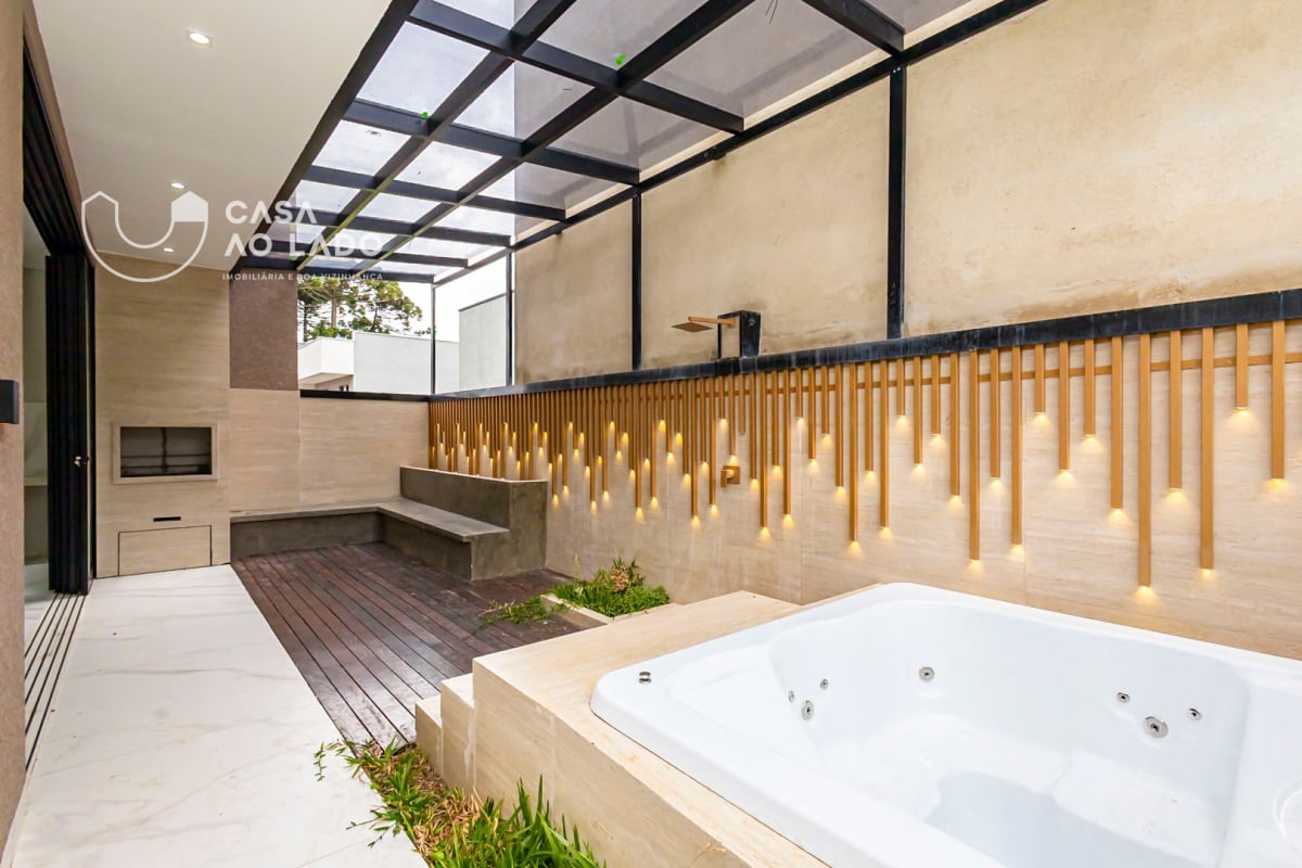 Casa nova com 4 vagas, hidromassagem, espaço gourmet, suíte com closet e home office no Umbará, Curitiba