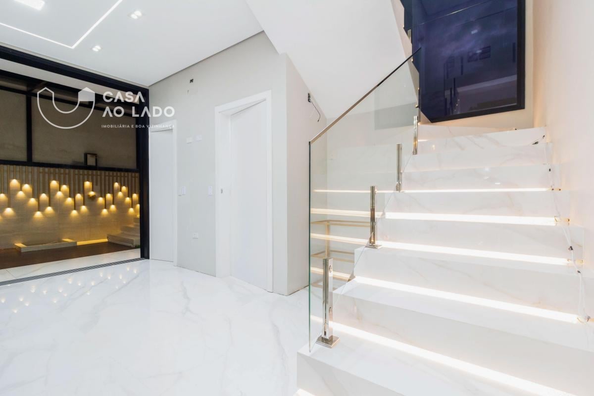 Casa nova com 4 vagas, hidromassagem, espaço gourmet, suíte com closet e home office no Umbará, Curitiba