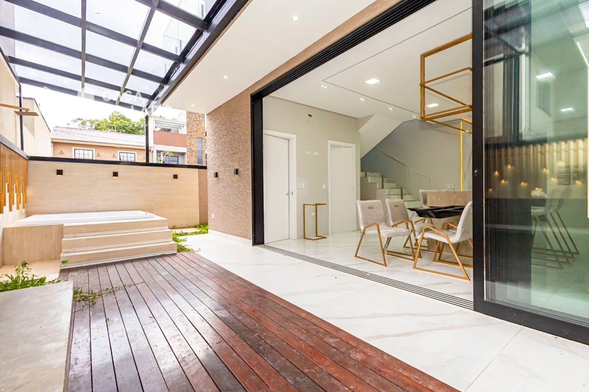 Casa nova com 4 vagas, hidromassagem, espaço gourmet, suíte com closet e home office no Umbará, Curitiba