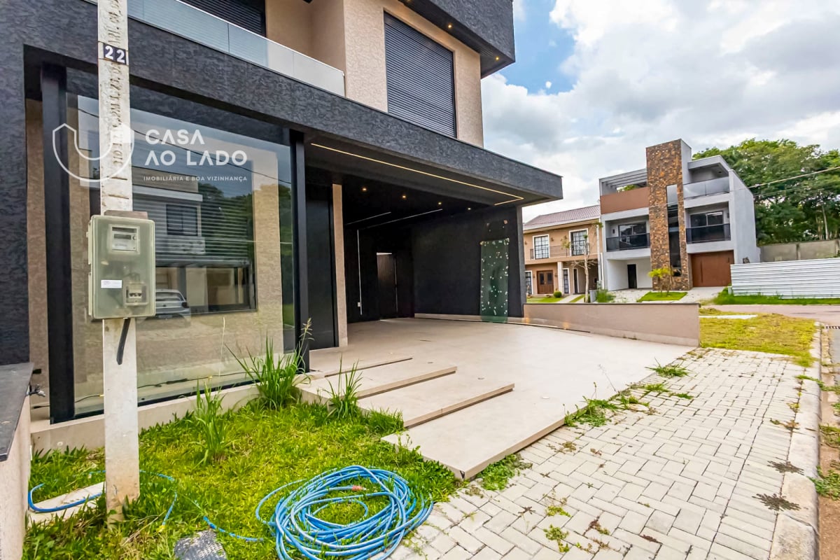 Casa nova com 4 vagas, hidromassagem, espaço gourmet, suíte com closet e home office no Umbará, Curitiba