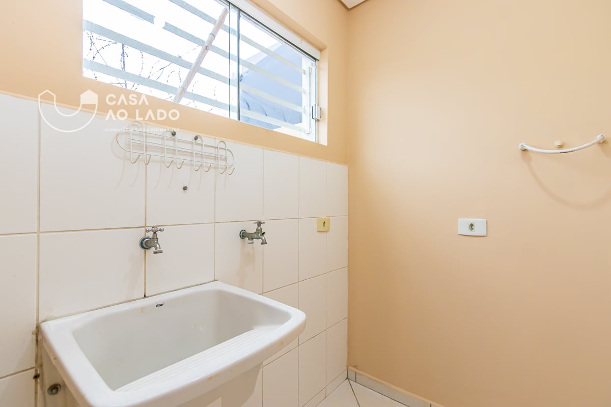 Sobrado 80m² com 3 quartos no Guaíra - Curitiba/PR