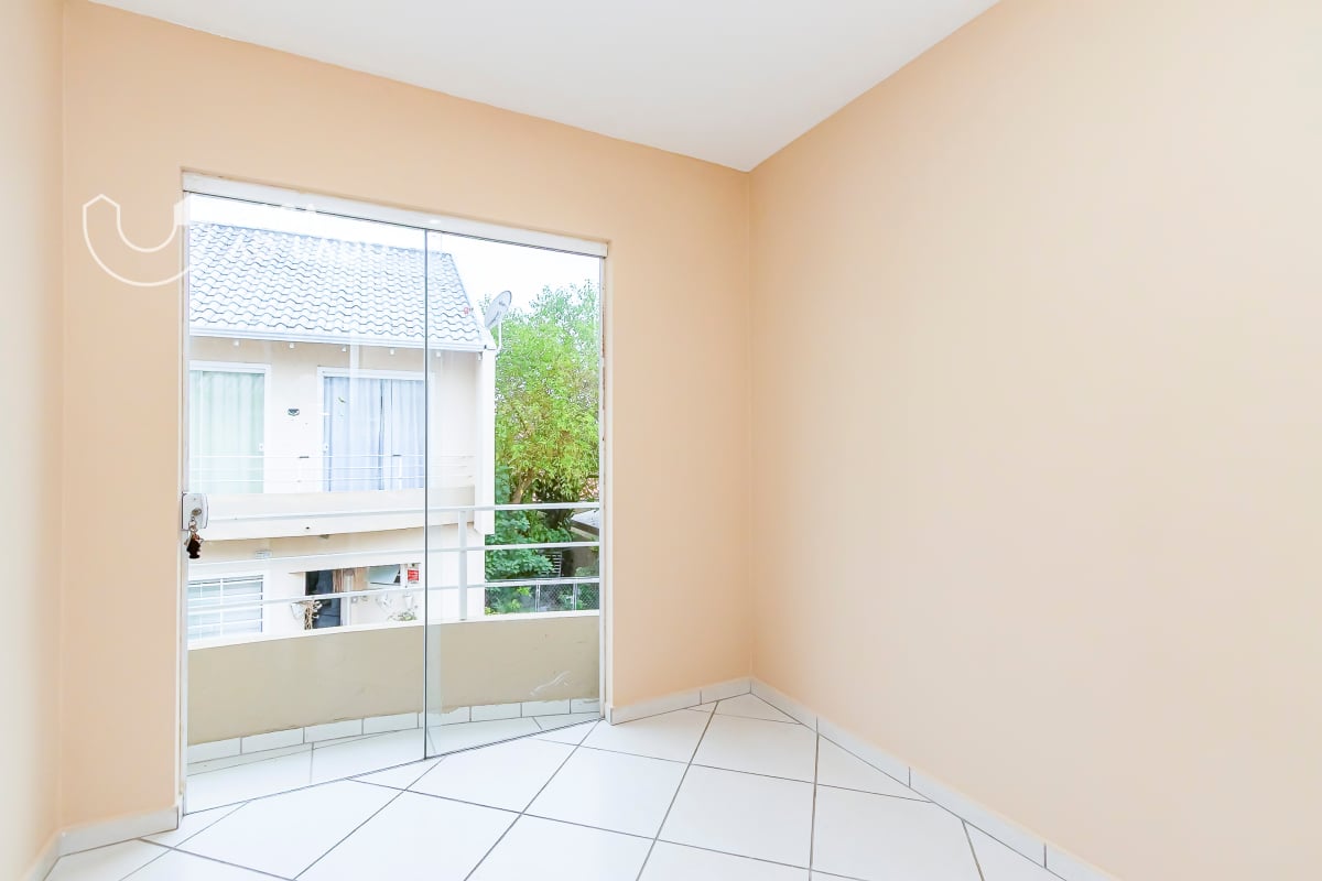 Sobrado 80m² com 3 quartos no Guaíra - Curitiba/PR