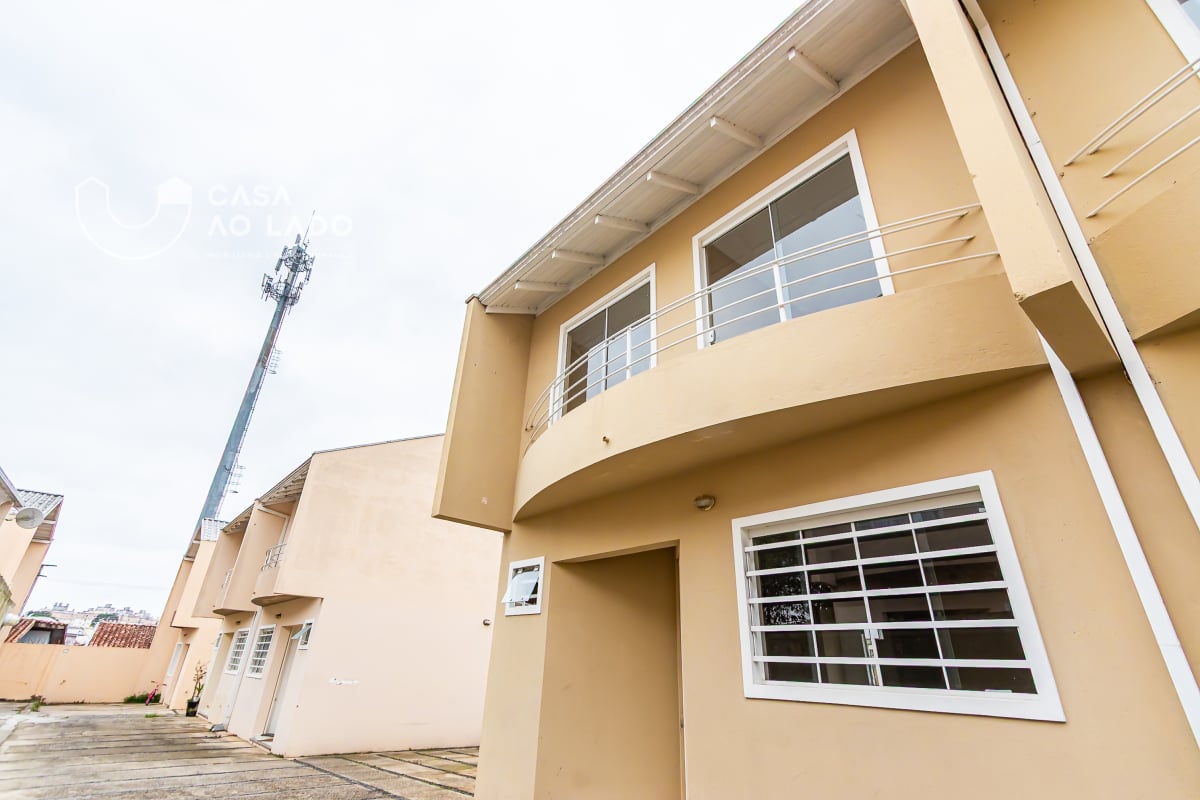 Sobrado 80m² com 3 quartos no Guaíra - Curitiba/PR