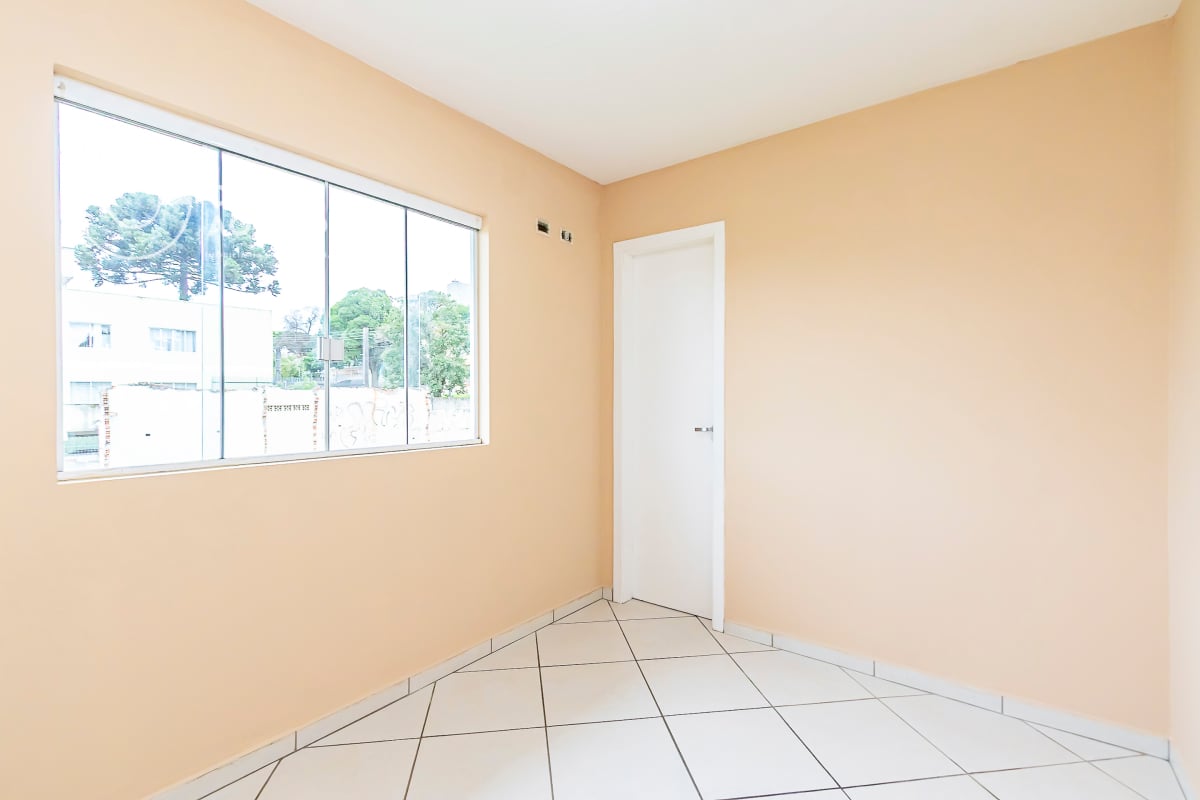 Sobrado 80m² com 3 quartos no Guaíra - Curitiba/PR