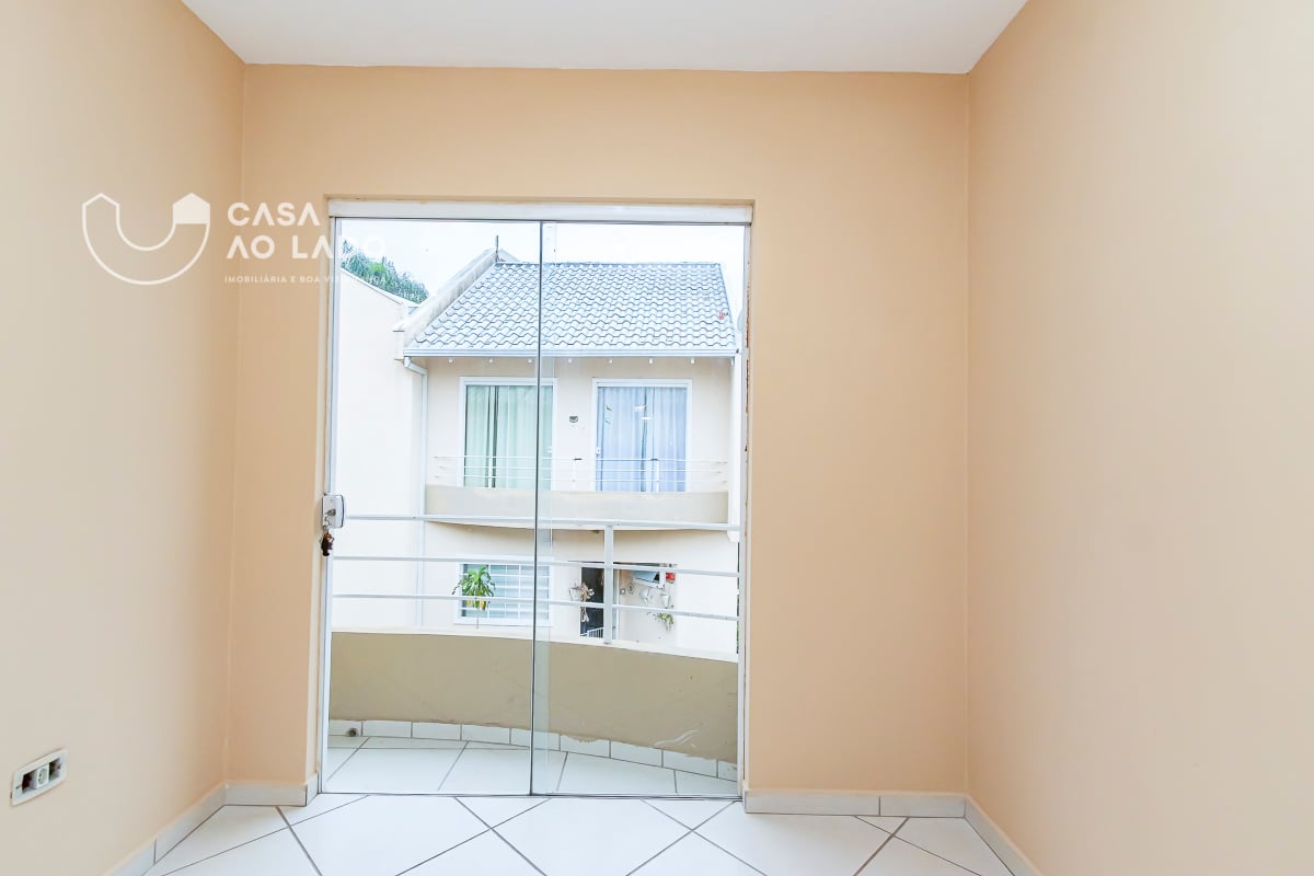 Sobrado 80m² com 3 quartos no Guaíra - Curitiba/PR