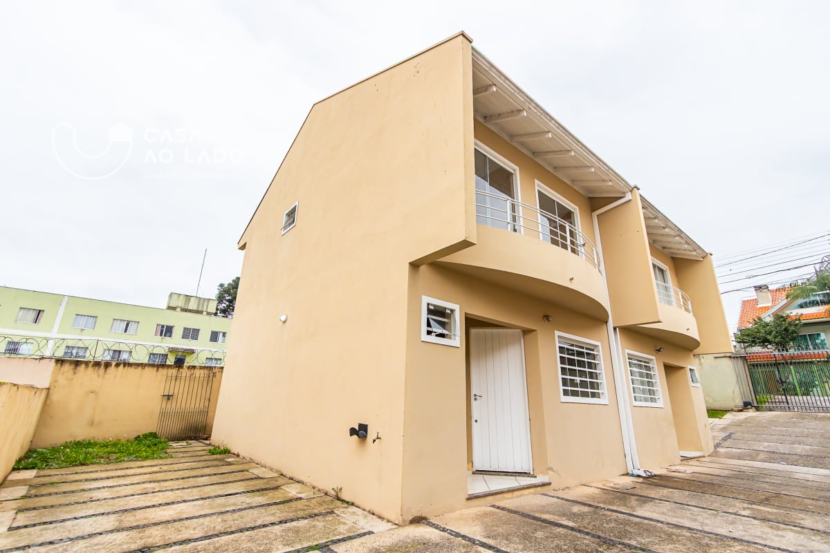 Sobrado 80m² com 3 quartos no Guaíra - Curitiba/PR