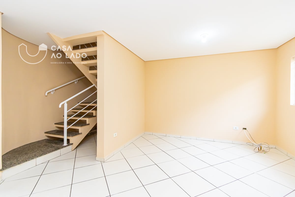 Sobrado 80m² com 3 quartos no Guaíra - Curitiba/PR