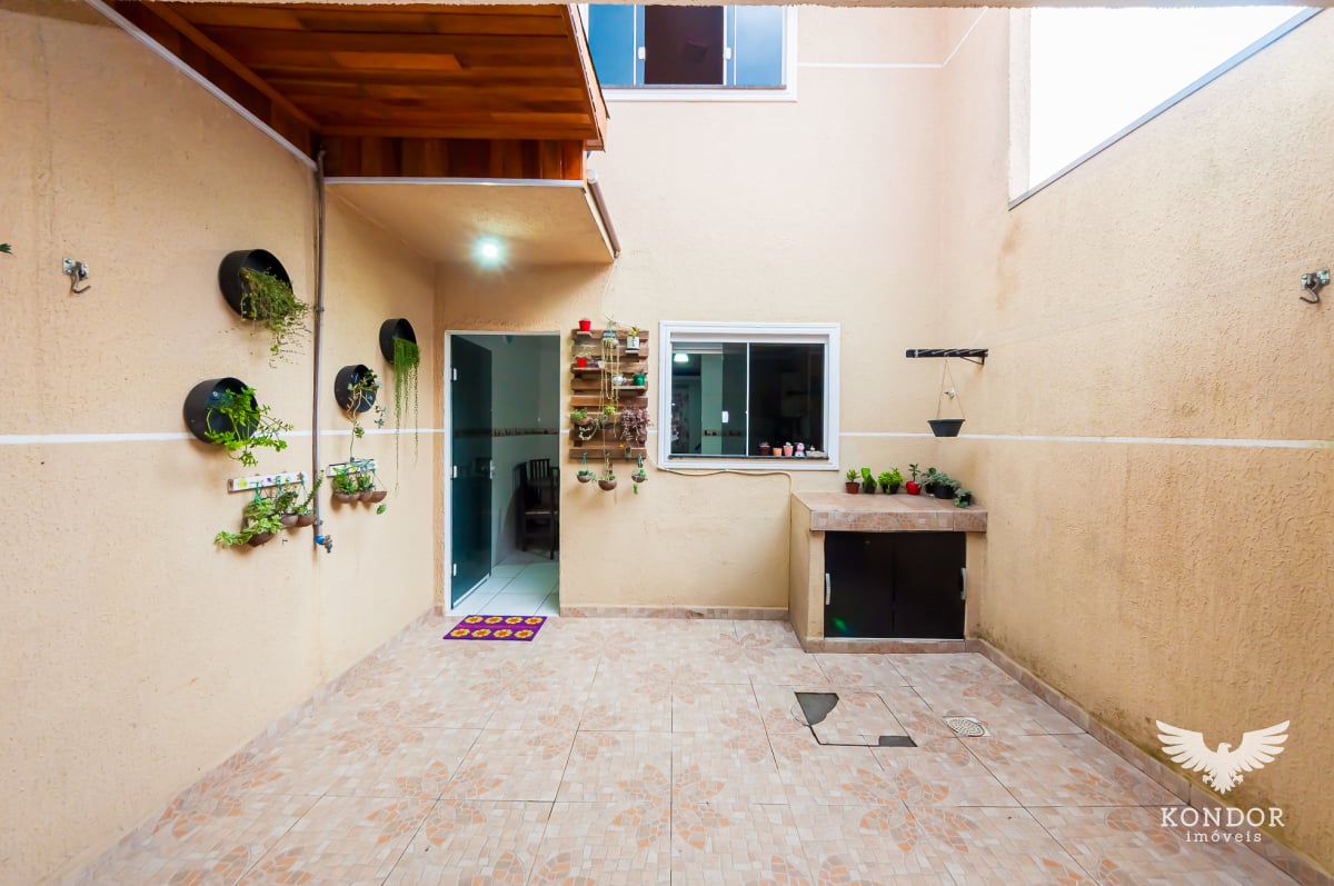 Sobrado na CIDADE INDUSTRIAL com 98m²