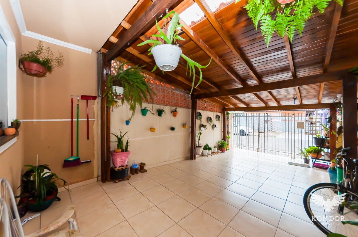 Sobrado na CIDADE INDUSTRIAL com 98m²