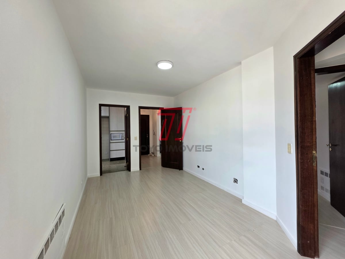 Apartamento com 3 dormitórios à venda com 123,53m² no Ed. Marien, bairro Alto da Glória
