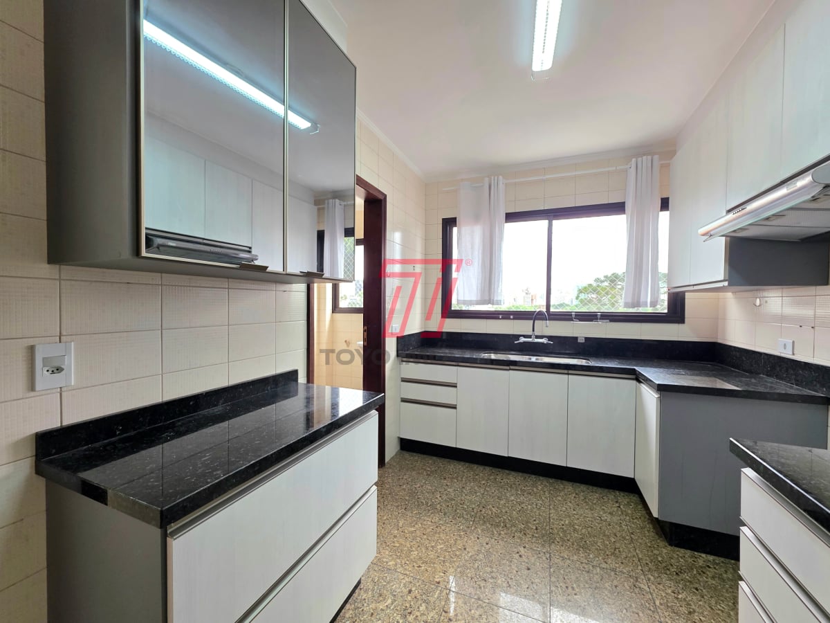 Apartamento com 3 dormitórios à venda com 123,53m² no Ed. Marien, bairro Alto da Glória