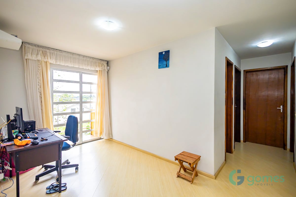Sobrado com 4 dormitórios à venda com 377,00m² no Cidade Industrial