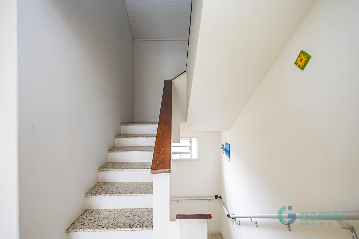 Sobrado com 4 dormitórios à venda com 377,00m² no Cidade Industrial