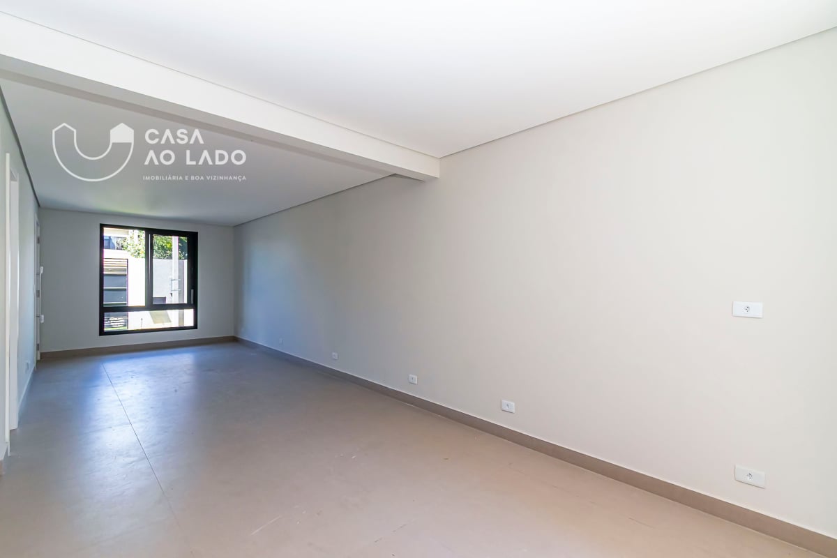 Sobrado 251m² com 3 quartos no Hauer - Curitiba/PR