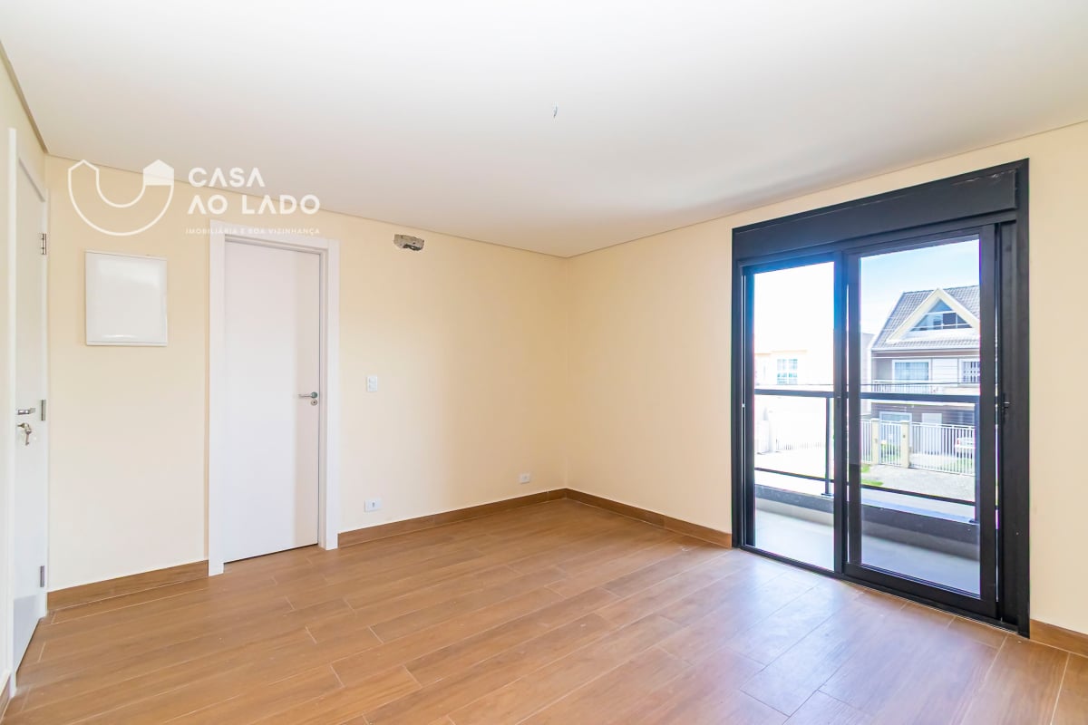 Sobrado 251m² com 3 quartos no Hauer - Curitiba/PR
