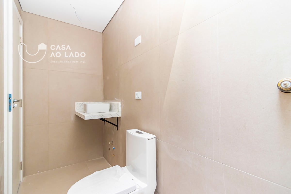 Sobrado 251m² com 3 quartos no Hauer - Curitiba/PR