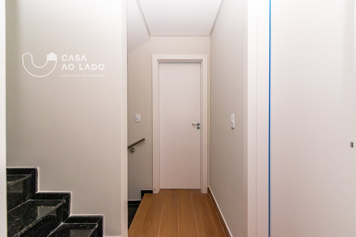 Sobrado 251m² com 3 quartos no Hauer - Curitiba/PR
