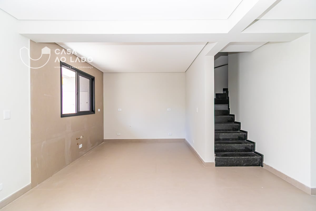 Sobrado 251m² com 3 quartos no Hauer - Curitiba/PR