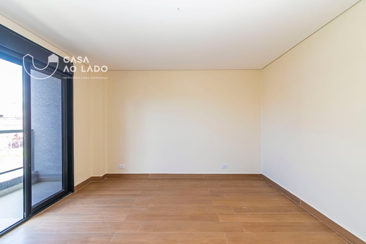 Sobrado 251m² com 3 quartos no Hauer - Curitiba/PR
