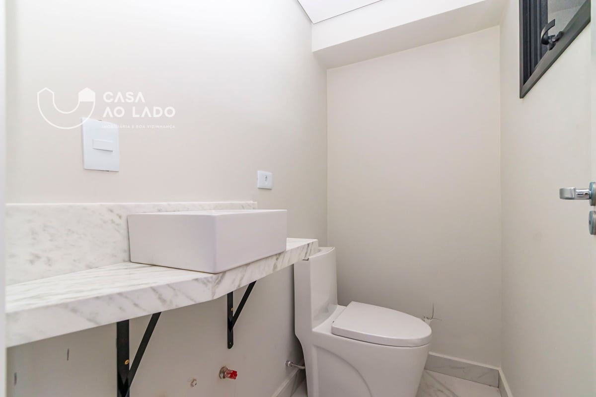 Sobrado 251m² com 3 quartos no Hauer - Curitiba/PR